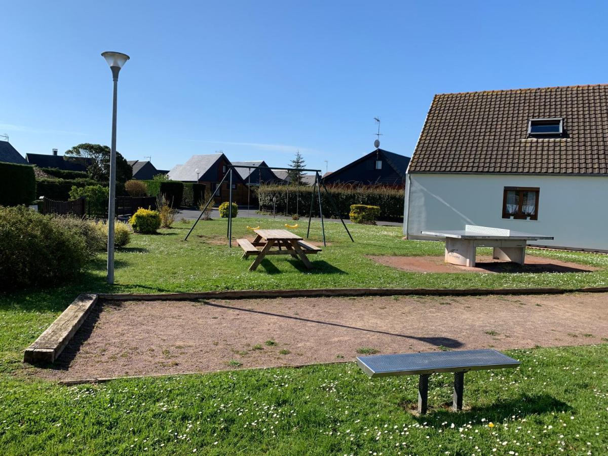 Chaleureux Chalet En Bord De Mer Merville-Franceville-Plage Exterior foto