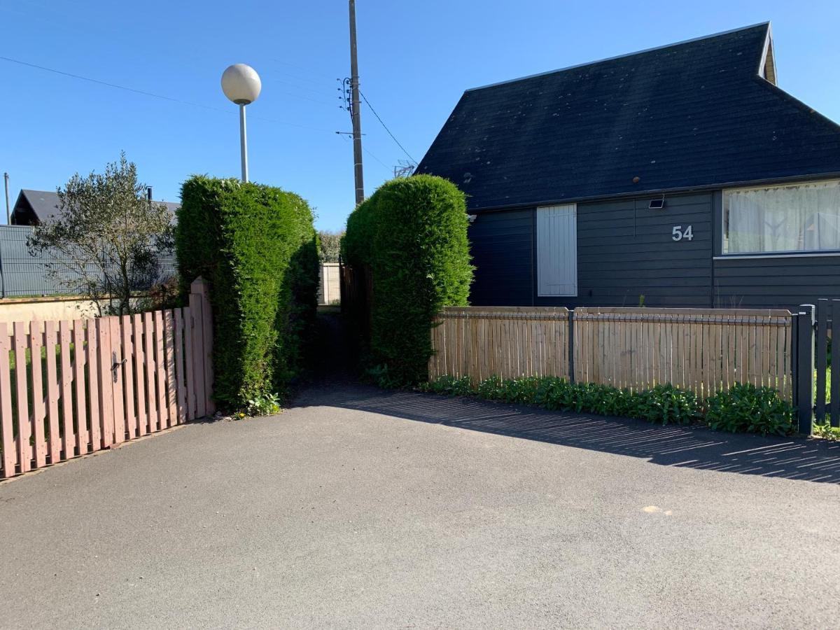 Chaleureux Chalet En Bord De Mer Merville-Franceville-Plage Exterior foto