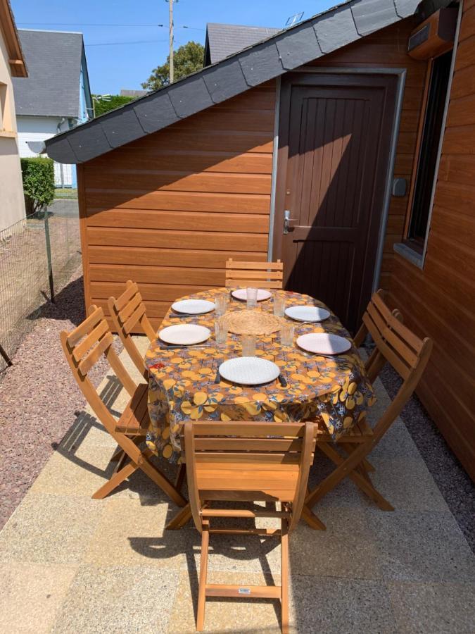 Chaleureux Chalet En Bord De Mer Merville-Franceville-Plage Exterior foto